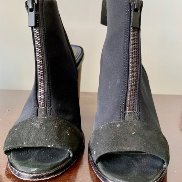 Elie Tahari neoprene zip front stacked wooden heel peep toe ankle bootie sandal - Picture 5 of 6